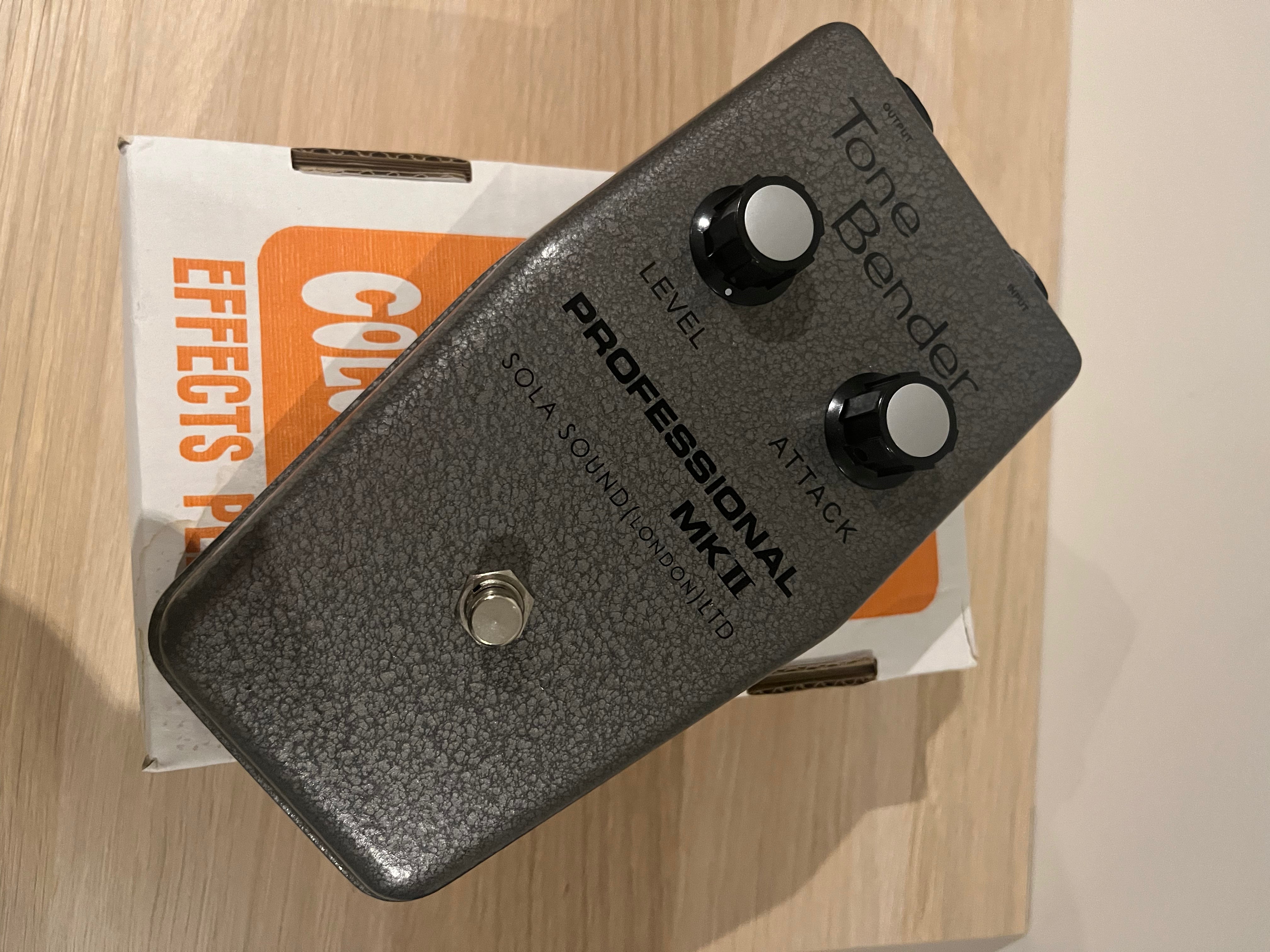 Sola Sound Tonebender mk2 – Nautilus effects systems